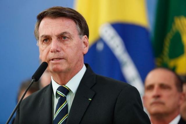 Bolsonaro contraria AGU e diz que recorrerá para ter Ramagem na PF 'Quem manda sou eu'