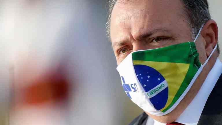 Bolsonaro diz que Pazzuello não permanecerá no cargo de ministro