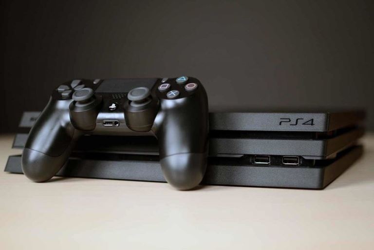 Sony oferece recompensas de até US$ 50 mil a quem encontrar falhas no PlayStation 4