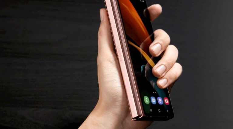 Samsung revela detalhes do dobrável Galaxy Z Fold 2