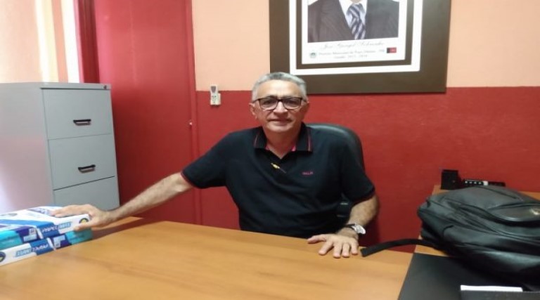 prefeito-itamar-moreira-assina-primeiros-decretos-regulamentando-a-nova-administracao
