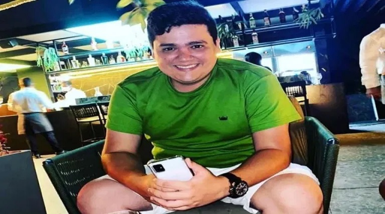 Pericia nao encontra marcas de bala em carro e empresario pode ter sido morto fora do veiculo em Santa Luzia. Video