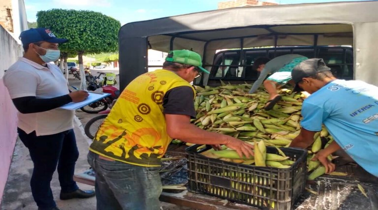 em parceria com a prefeitura de poco dantas paa valoriza agricultura local e leva mais de 16 toneladas de alimentos para a mesa de quem mais precisa