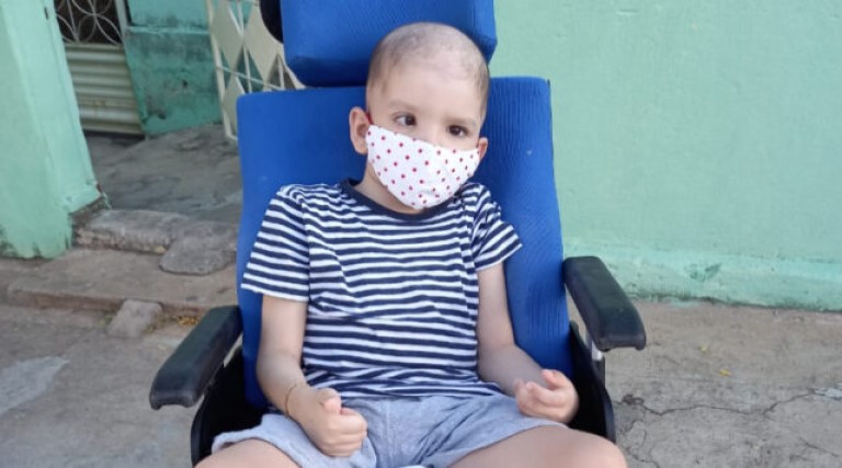 familia do felipe taveira de 6 anos esta realizando campanha para custear o tratamento contra o cancer