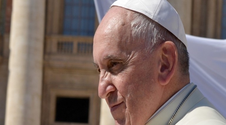 correios interceptam envelope com balas enderecado ao papa