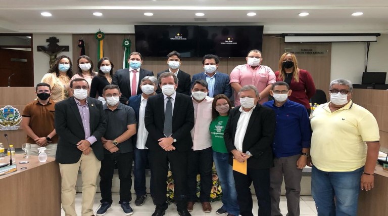 secretarias-de-educacao-e-administracao-de-uirauna-participam-de-audiencia-publica