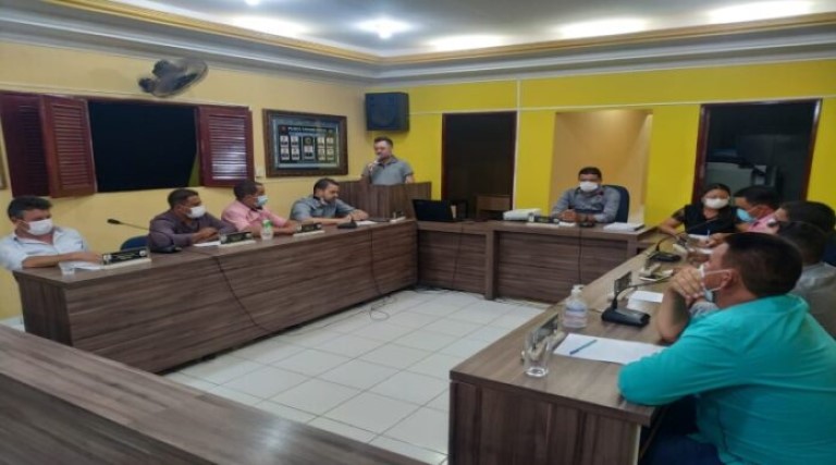 Câmara de Bernardino Batista realiza mais uma sessão ordinária com presença do Prefeito Municipal 1 com a presenca do prefeito camara de bernardino batista realiza mais uma sessao ordinaria 696x387 1