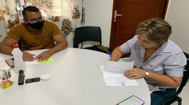 secretaria-de-educacao-de-uirauna-adquire-140-notebooks