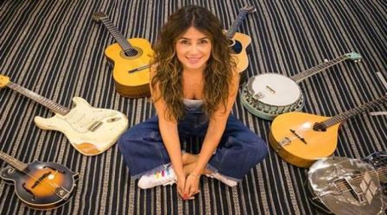 Paula Fernandes se preocupa com carreira em declínio e já cobra metade do que recebia no auge 1 paula fernandes se preocupa com carreira em declinio e ja cobra metade do que recebia no auge