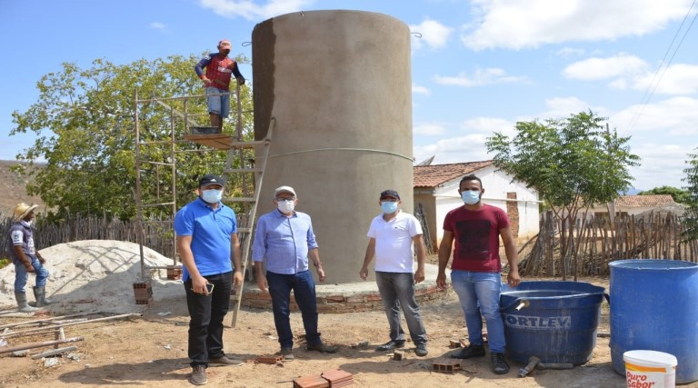 prefeitura de poco dantas inicia instalacao de abastecimento d agua no sitio baixa verde