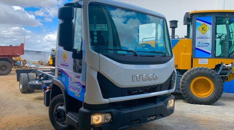 a-prefeitura-de-uirauna-adquire-veiculo-para-o-transporte-de-carne