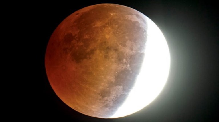 maior eclipse lunar do seculo sera visto semana que vem lua de sangue