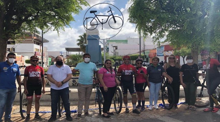 prefeitura de uirauna inaugura bicicletario