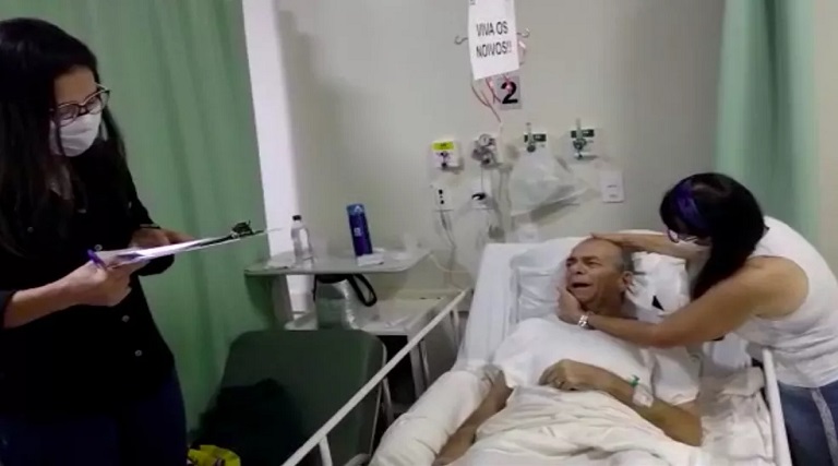 Idoso se casa de novo com a primeira mulher após passar 14 anos separado dela 1 idoso se casa de novo com a primeira mulher apos passar 14 anos separado dela