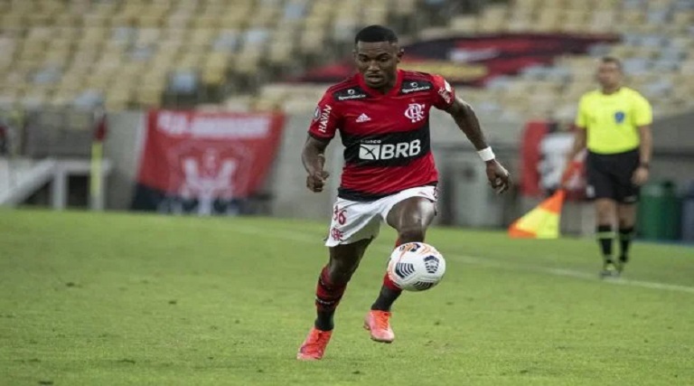 Jogador do Flamengo, Ramon atropela ciclista. Vítima morreu 1 jogador do flamengo ramon atropela ciclista vitima morreu