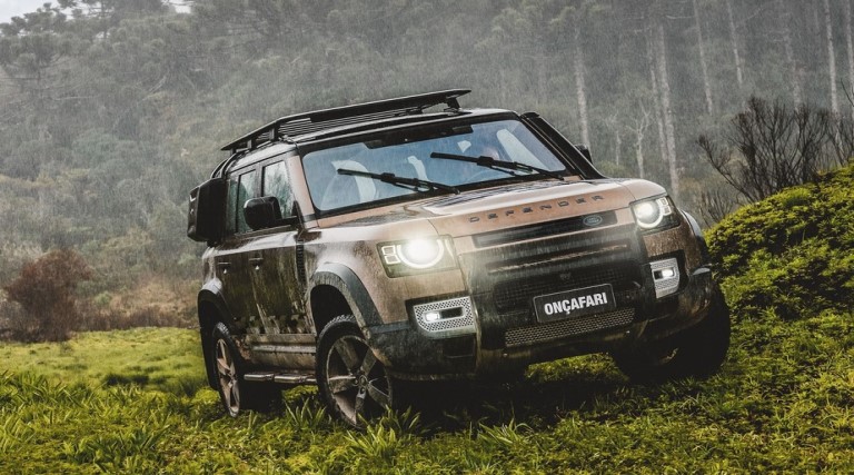 land rover lanca defender inspirado no pantanal cada comprador tera a sua onca