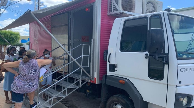 secretaria-de-saude-de-uirauna-realiza-acao-contra-o-cancer-de-mama