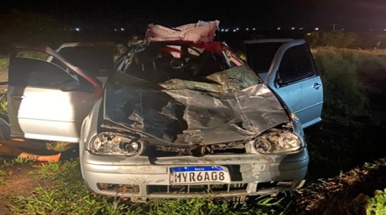 Duas jovens morrem em acidente envolvendo carro e duas vacas na região de Princesa Isabel 1 duas jovens morrem em acidente envolvendo carro e duas vacas na regiao de princesa isabel