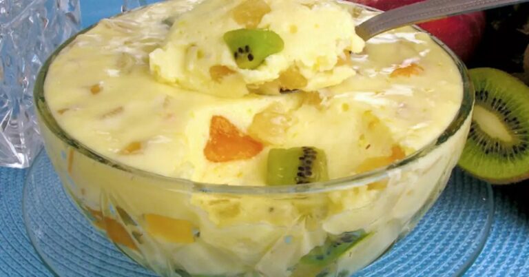 Mousse de salada de frutas