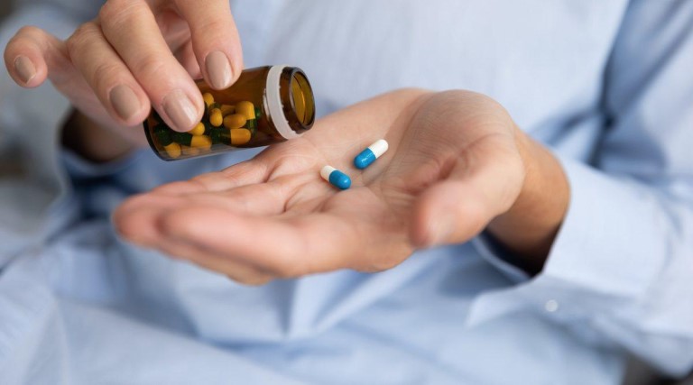 apos-morte-de-paulinha-abelha-anvisa-lista-140-capsulas-emagrecedoras-proibidas