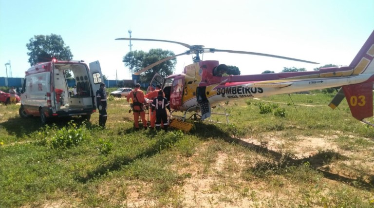 funcionario e atingido por asa de aviao ao tentar filmar decolagem em minas