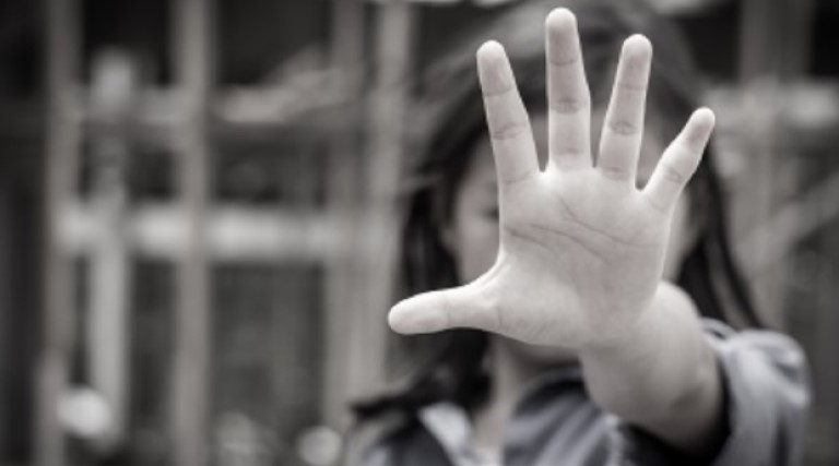 Pai não percebe filha e a atropela com trator na cidade de Araçagi 1 pai nao percebe filha e a atropela com trator na cidade de aracagi