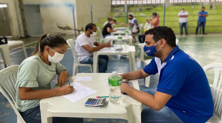 prefeitura-municipal-de-uirauna-realiza-vacinacao-contra-a-covid-19-em-idosos-acima-de-80-anos-com-a-4-dose