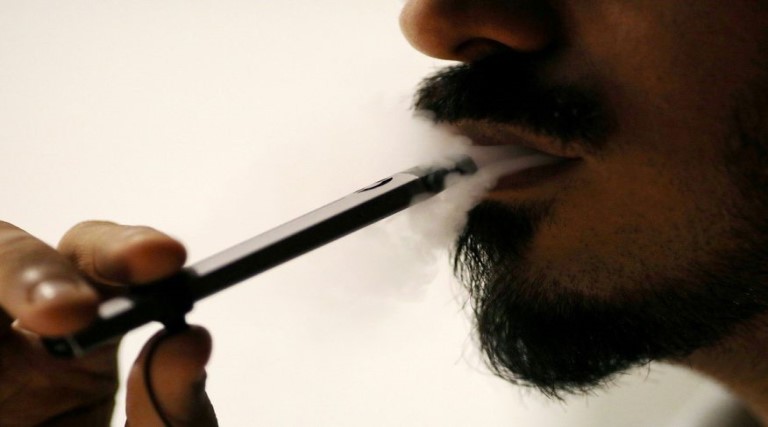 mesmo com venda proibida no brasil projeto de lei quer proibir uso do cigarro eletronico em ambientes fechados na paraiba