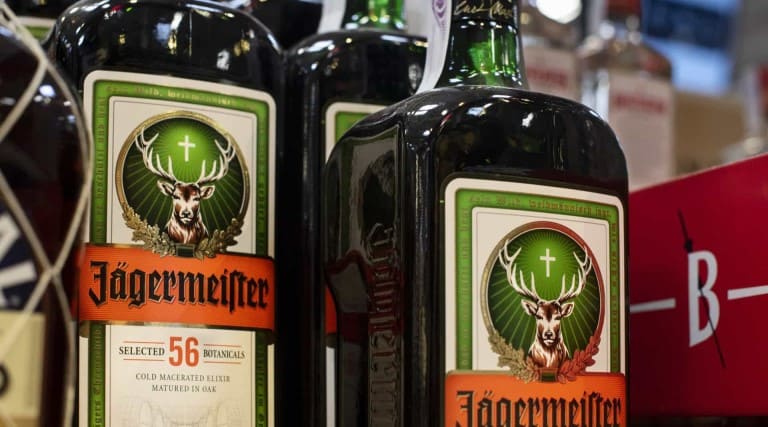homem-morre-apos-tomar-garrafa-de-bebida-alcoolica-em-2-minutos-em-aposta