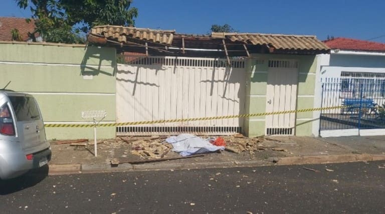 Paraquedista morre ao cair sobre casa durante salto em Boituva, interior de São Paulo 1 paraquedista morre ao cair sobre casa durante salto em boituva interior de sao paulo