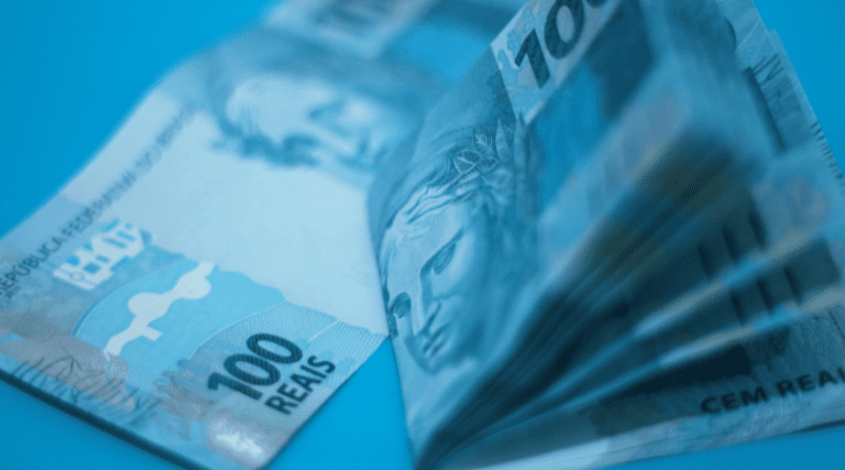 Presidente da câmara de BERNARDINO BATISTA paga salário de forma adiantado aos vereadores e servidores. 1 presidente da camara de bernardino batista paga salario de forma adiantado aos vereadores e servidores