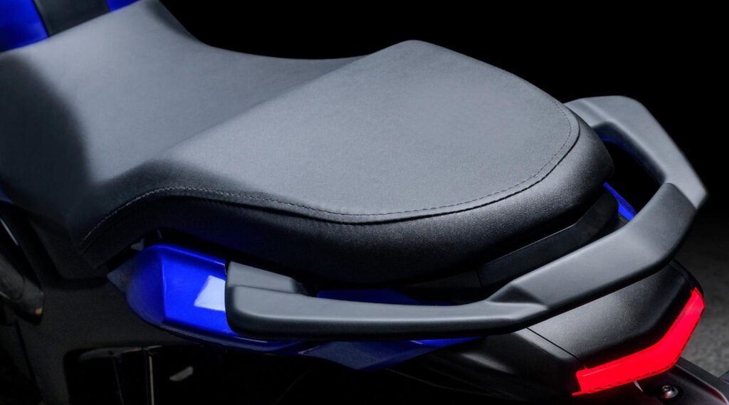 Nova Yamaha Fazer é lançada no Brasil; veja fotos e preço 4 Traseira