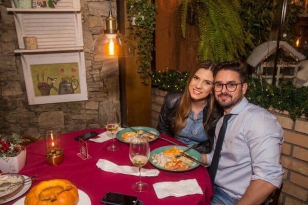 Proibido de namorar, casal se reencontra após 20 anos pelas redes e vai se casar 3 casal hoje e1659259768823