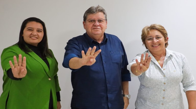 No comando: Prefeita Leninha Romão, aceita convite para coordenar a campanha de reeleição do Governador João Azevedo, no Vale do Rio do Peixe. 1 no comando prefeita leninha romao aceita convite para coordenar a campanha de reeleicao do governador joao azevedo no vale do rio do