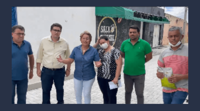 video-prefeita-leninha-romao-visita-obra-de-construcao-da-praca-de-alimentacao-no-centro-da-cidade