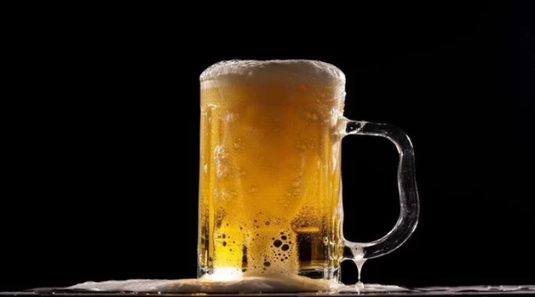 beber duas cervejas por dia pode diminuir risco de demencia entenda