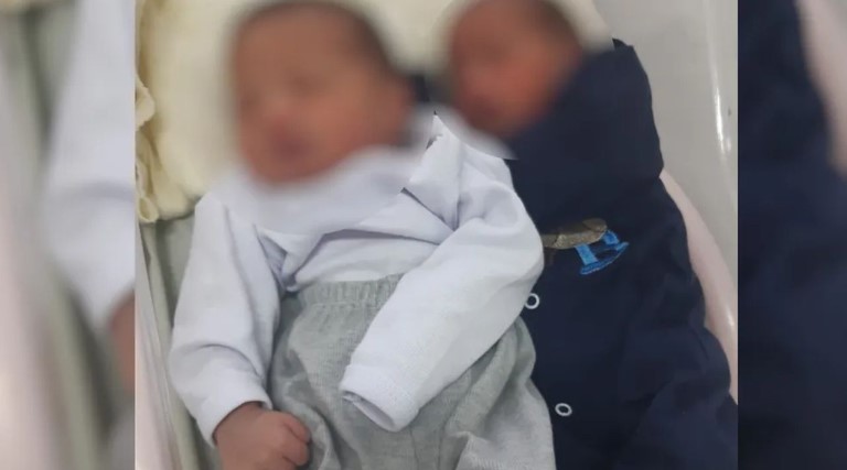 Homem que assumiu gêmeos de pais diferentes diz que se surpreendeu com DNA: 'nunca tinha visto isso' 1 homem que assumiu gemeos de pais diferentes diz que se surpreendeu com dna nunca tinha visto isso