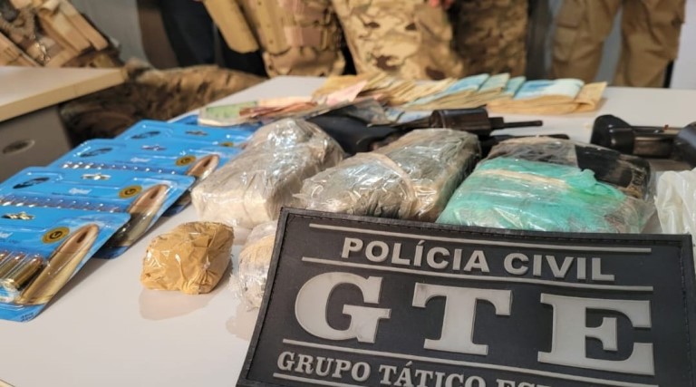 operacao-da-policia-civil-apreende-armas-municoes-e-drogas-e-prende-seis-suspeitos-de-trafico-em-uirauna