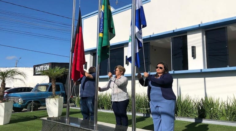 prefeitura municipal de uirauna realiza hasteamento das bandeiras em comemoracao ao dia da independencia do brasil 1