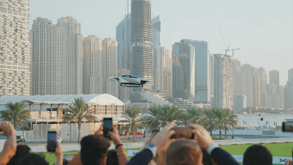 Vídeo: carro voador chinês, de fabricante rival da Tesla, faz primeiro voo público em Dubai 2 carro voador 4