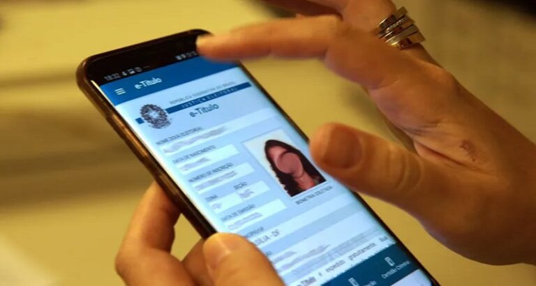 Eleitor pode emitir certidão de quitação eleitoral pela internet e celular