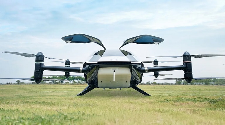 video-carro-voador-chines-de-fabricante-rival-da-tesla-faz-primeiro-voo-publico-em-dubai
