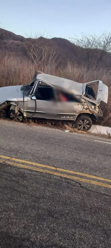 Motorista fica ferido após capotar veículo próximo a Serra do Teixeira 3 WhatsApp Image 2022 10 31 at 21.17.41 1