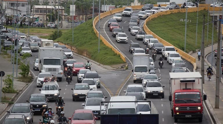 Com nova lei do insulfilm, saiba evitar multa ao instalar película no carro 1 com nova lei do insulfilm saiba evitar multa ao instalar pelicula no carro