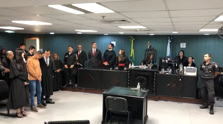 Flordelis é condenada a 50 anos de prisão pelo homicídio do pastor Anderson do Carmo 1 flordelis e condenada a 50 anos de prisao pelo homicidio do pastor anderson do carmo