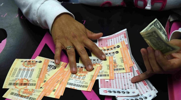 loteria americana e sorteada e aposta unica leva premio de r 10 bilhoes