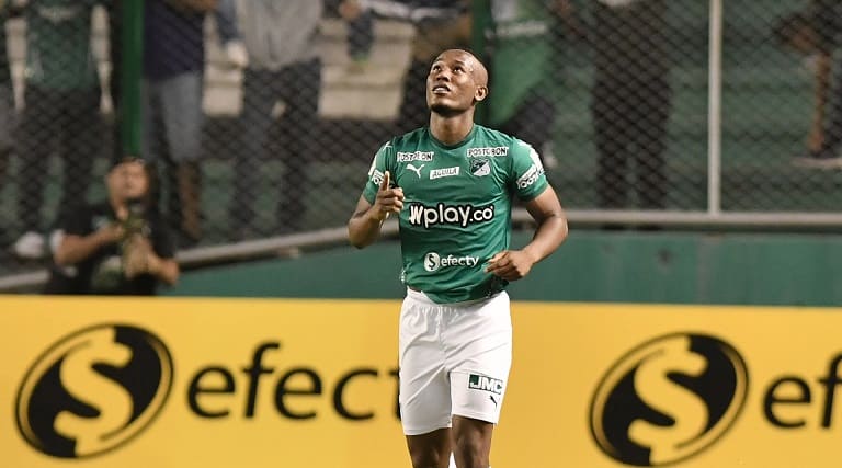 Meia colombiano morre aos 22 anos após sofrer mal súbito em treino na Argentina 1 meia colombiano morre aos 22 anos apos sofrer mal subito em treino na argentina