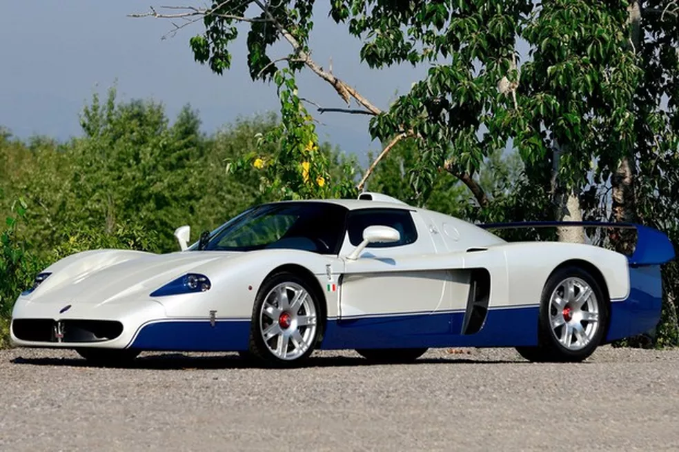 Fotos: Coleção particular de Neymar vai de Ferrari a helicóptero e vale quase R$ 200 milhões 3 2019 10 25 maseratifrente