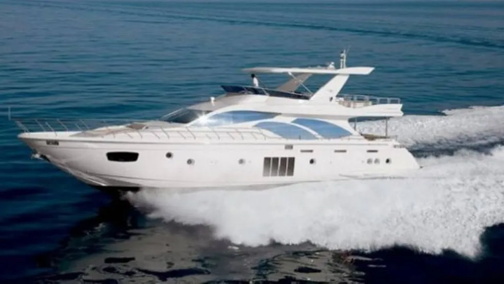 Fotos: Coleção particular de Neymar vai de Ferrari a helicóptero e vale quase R$ 200 milhões 4 iate1