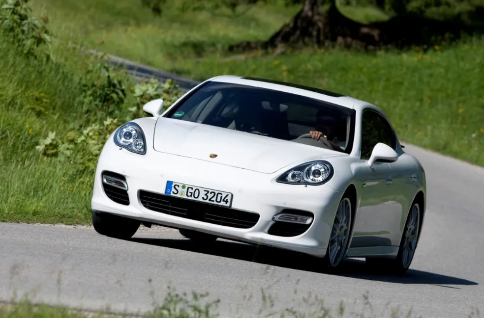 Fotos: Coleção particular de Neymar vai de Ferrari a helicóptero e vale quase R$ 200 milhões 6 neymar panamera 2